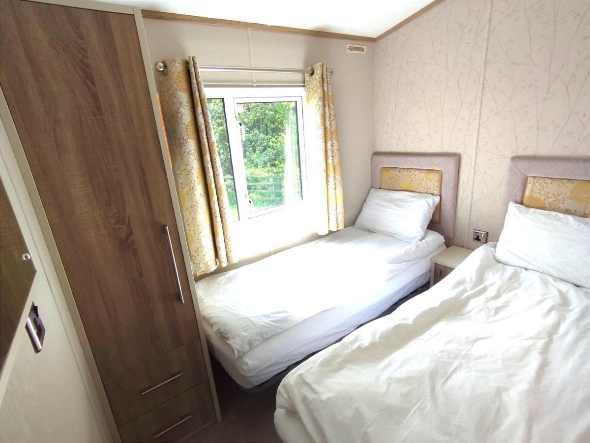 Sand Le Mere Holiday Village Caravan Hire Tunstall  外观 照片
