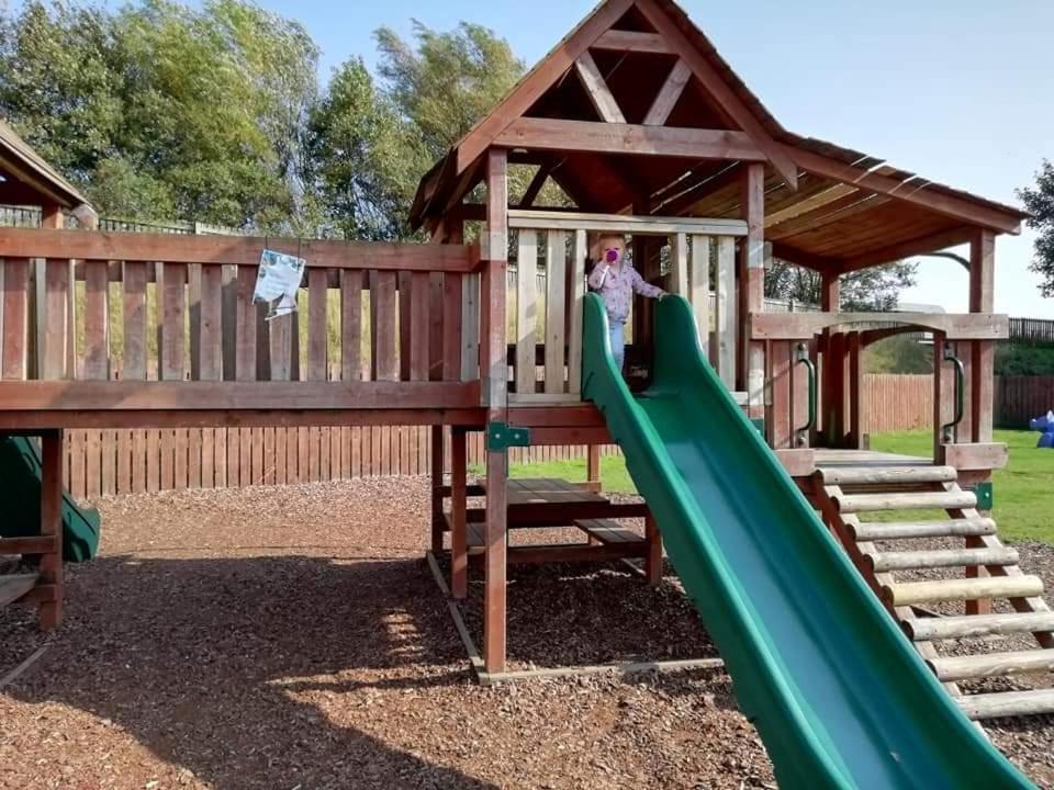 Sand Le Mere Holiday Village Caravan Hire Tunstall  外观 照片
